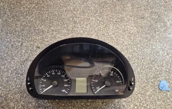 Mercedes-Benz Sprinter W906 Speedometer (instrument cluster) 9064468821