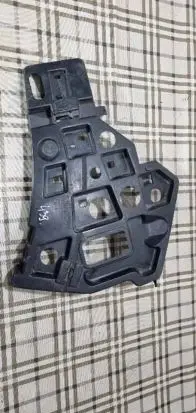 Peugeot 5008 Front bumper mounting bracket
