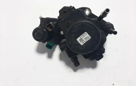 Peugeot 5008 Fuel injection high pressure pump 9687959180
