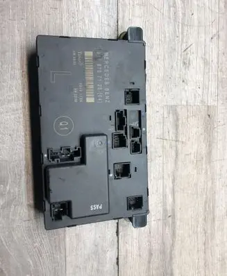 Mercedes-Benz E W211 Door control unit/module 2118707126 00401708