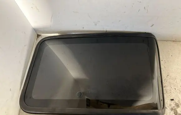 Nissan Navara D22 Rear side window
