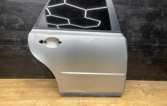 Volvo V50 Rear door 