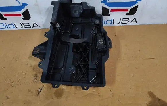 Chrysler Pacifica Battery tray 68226079a