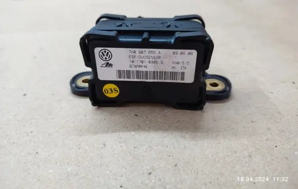 Volkswagen Touran I ESP acceleration yaw rate sensor 7H0907655A