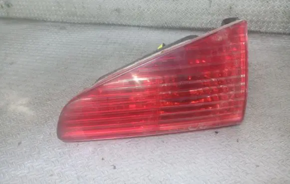 Peugeot 607 Tailgate rear/tail lights