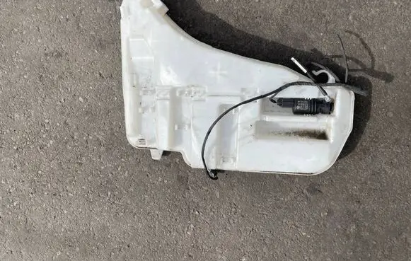 BMW 6 F12 F13 Windshield washer fluid reservoir/tank 7269663 999696A 996974