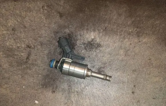 Mini One - Cooper Coupe R56 Fuel injector 0261500