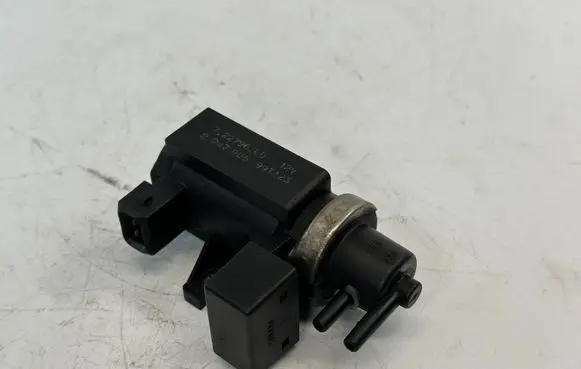 BMW 5 E39 Valve vacuum 2247906 11742247906 7796634