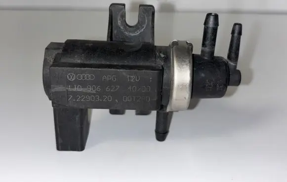 Audi A4 S4 B6 8E 8H Turbo solenoid valve 1J0906627