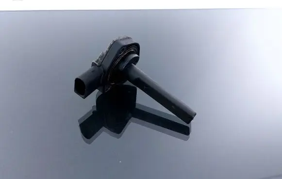 BMW 5 E39 Oil level sensor 6PR00786802 7508003