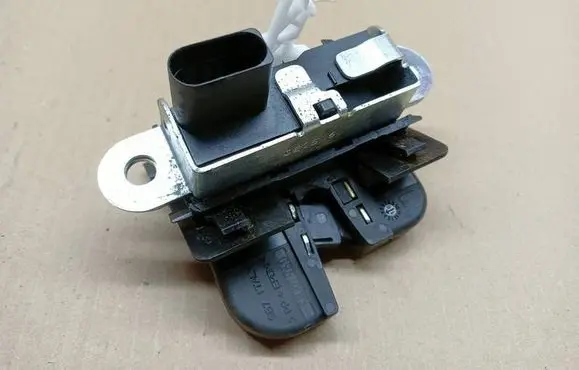 Seat Ibiza IV (6J,6P) Tailgate lock latch 6J4827505D
