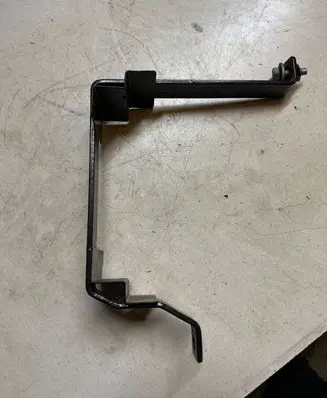 Renault Scenic I Battery bracket 700413584A