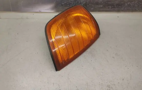 Mercedes-Benz E W124 Front indicator light