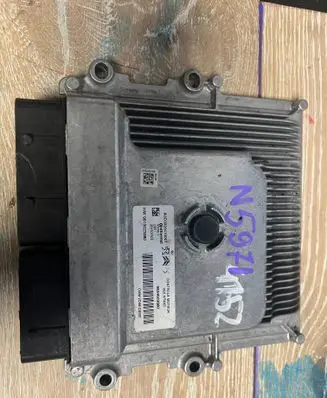 Volkswagen Golf VII Engine control unit/module 9634609880