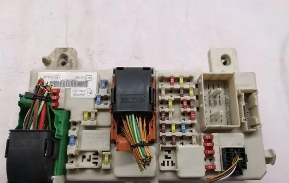Ford Focus Fuse module 7M5T14A073BB 00114182 519241103