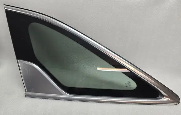 Rear side window