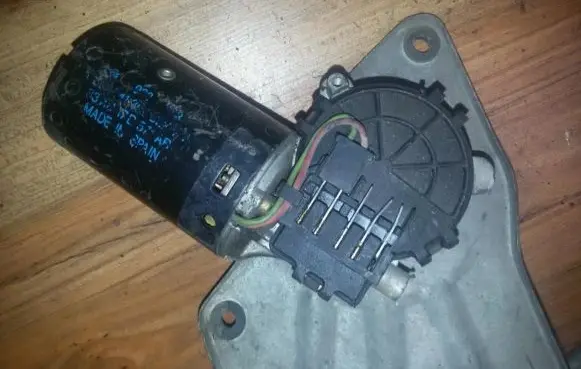 Ford Escort Wiper motor 83ab17d57ab
