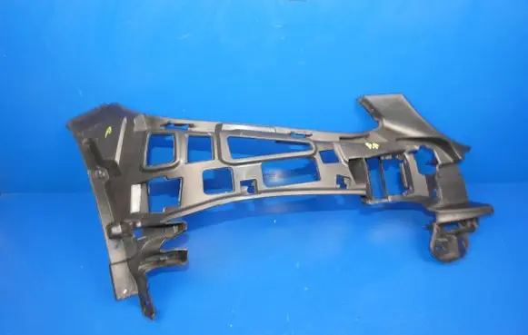 Mercedes-Benz C W205 Front bumper mounting bracket A2058853265