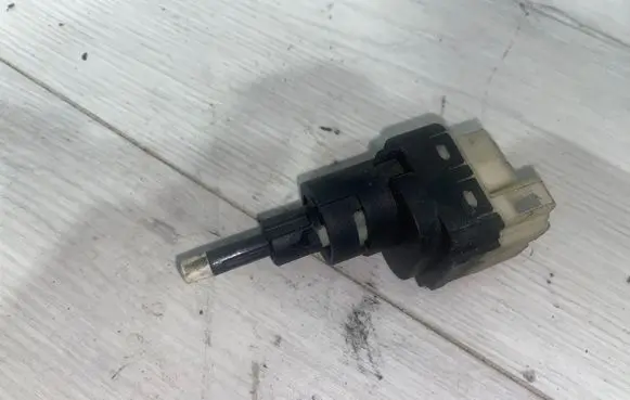 Audi A4 S4 B7 8E 8H Brake pedal sensor switch 1K2945511