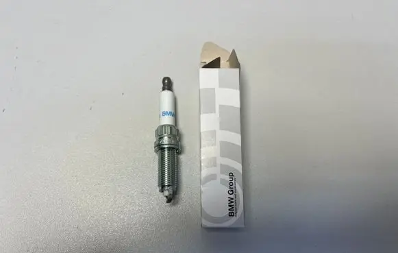 BMW 3 F30 F35 F31 Spark plug 0039664 0038896