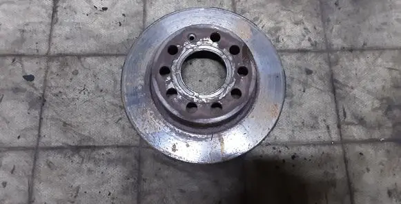 Volkswagen Golf VI Rear brake disc
