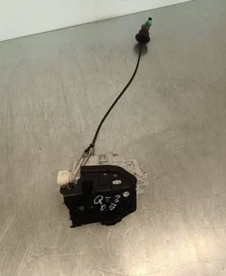 Audi Q3 8U Rear door lock 4G0839016