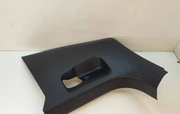 Foot area side trim
