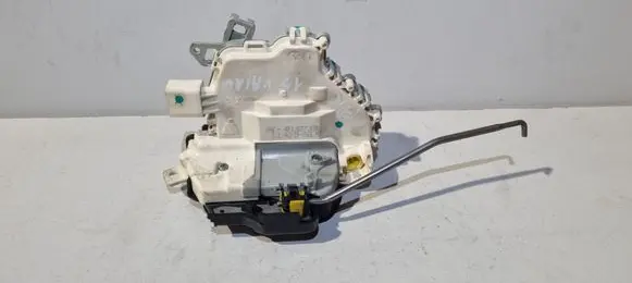 Audi A6 S6 C6 4F Front door lock 4F1837015