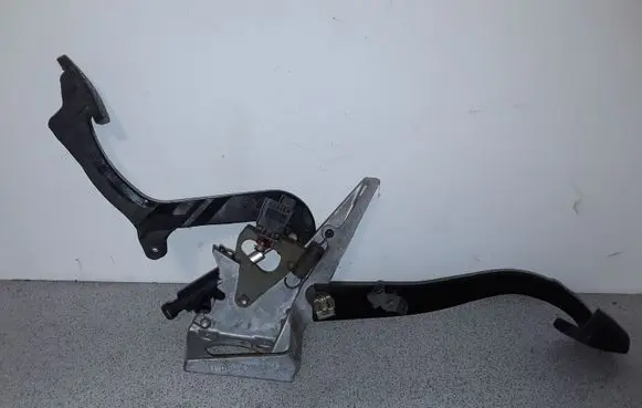 BMW 3 E46 Pedal assembly 1164842