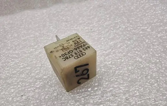 Audi A8 S8 D2 4D Other relay 443919578C PA66GF30 15210000