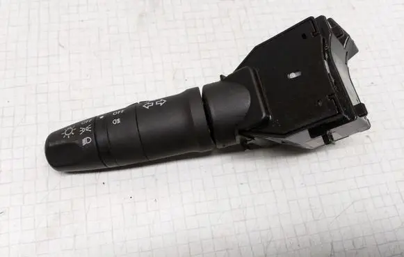 Nissan Primera Indicator stalk 25540AV620