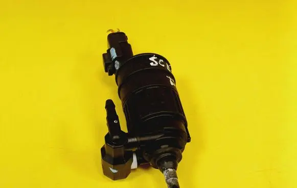 Renault Scenic I Windscreen/windshield washer pump 7700430702