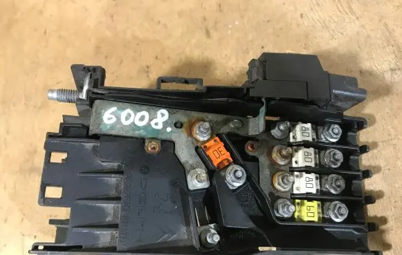 Citroen C4 Grand Picasso Fuse module 9666527580 97993N02