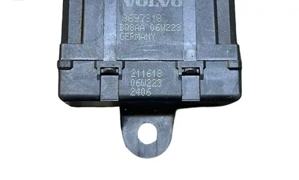 Volvo S80 Seat heating relay 8697318