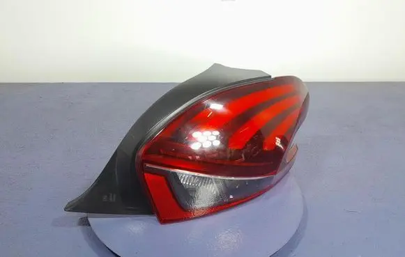 Peugeot 208 Rear/tail lights 9825601180