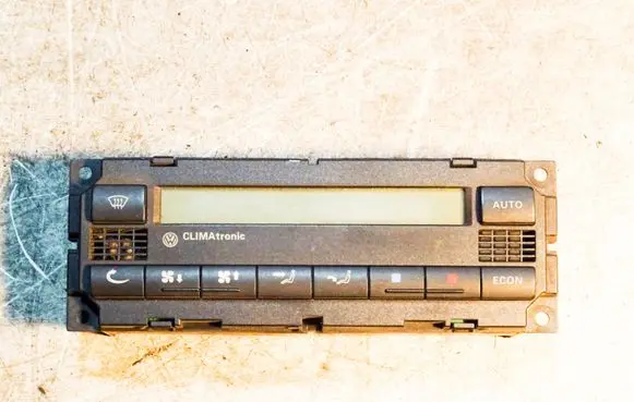 Volkswagen PASSAT B5 Climate control unit