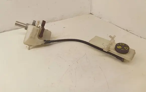Citroen C4 II Picasso Master brake cylinder 9674882280