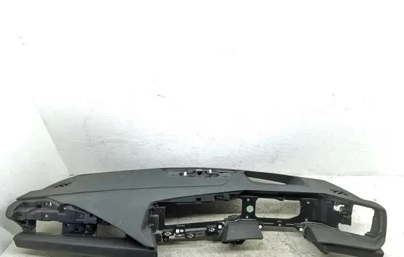 Opel Astra L Dashboard Y0136748