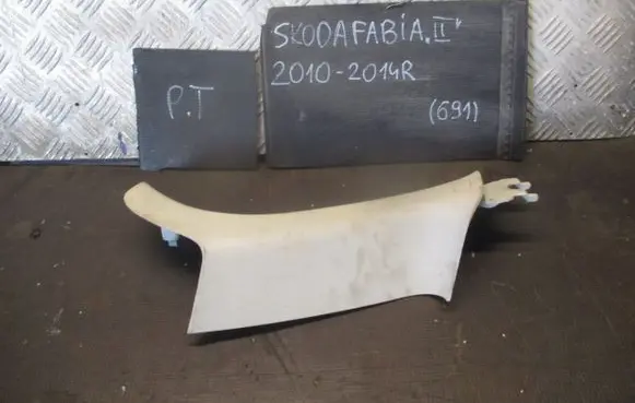 Skoda Fabia Mk2 (5J) (A) pillar trim