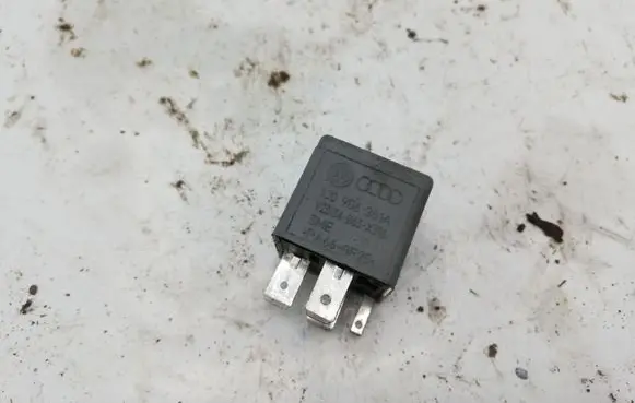 Seat Alhambra (Mk1) Other relay 1J0906381A 1J0906381