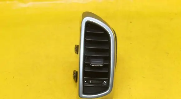 Porsche Cayenne (92A) Dashboard side air vent grill/cover trim 7P5819703A