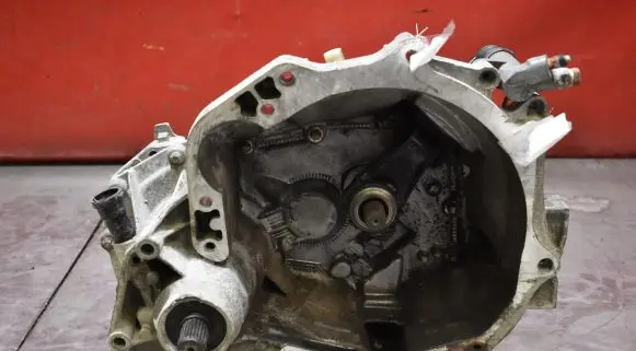 Mitsubishi Space Star Manual 6 speed gearbox 7700600105