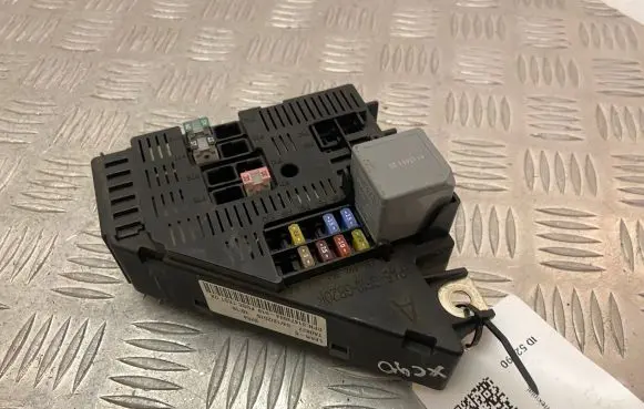 Volvo XC90 Fuse module 31473984
