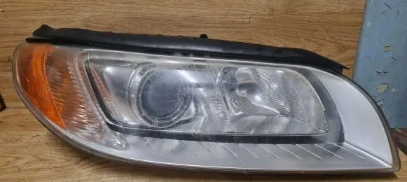 Volvo XC70 Headlight/headlamp 31214171