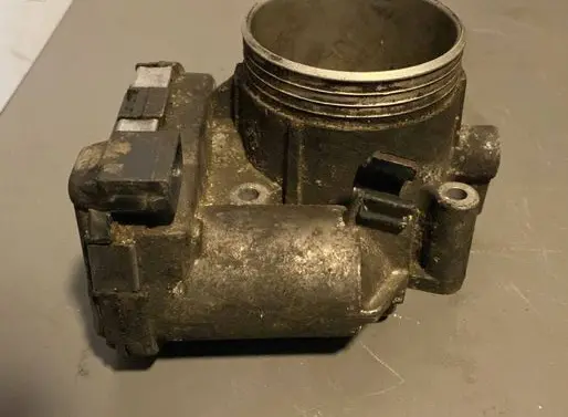 Volvo S60 Throttle valve 30650013 0280750103 03W141