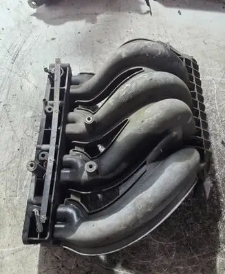Mercedes-Benz Vito Viano W638 Intake manifold A611090