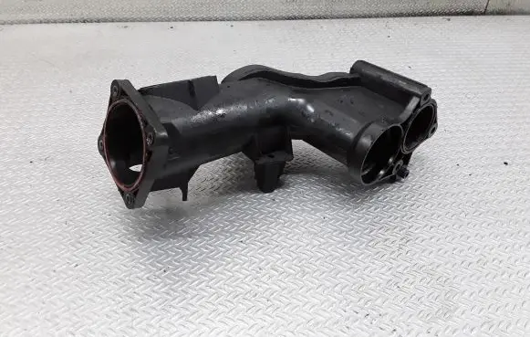Chrysler 300 - 300C Air intake duct part A6420901037