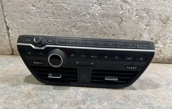 BMW i3 Climate control unit 9352078 61319352078