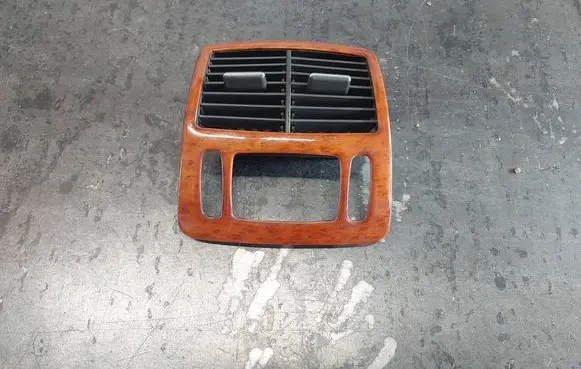 Rear air vent grill