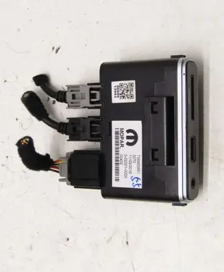 Fiat 500X AUX in-socket connector 735650651
